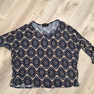 Fab rik crop top w faux button back.